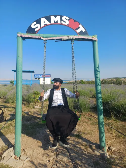 Ferit Ateşbakan, biyografi