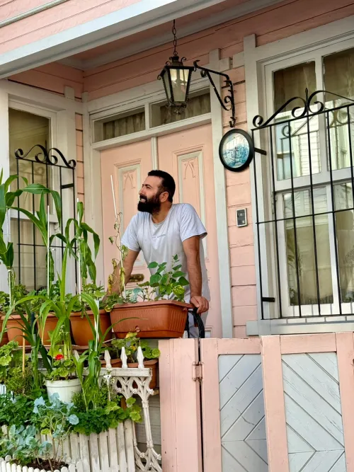 Ferit Ateşbakan, biyografi
